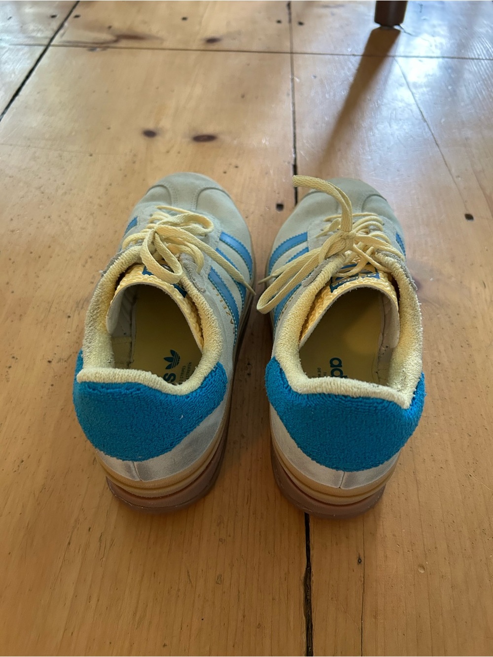 adidas Women's Light Blue Suede Sneakers with Blue Stripes and Butter Yellow - Picture 4 of 7